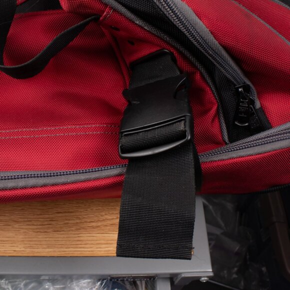 FUL Rolling Duffel Red Black Nylon Handle 6 Pockets Split Level 30" x 15.5" - Picture 4 of 9